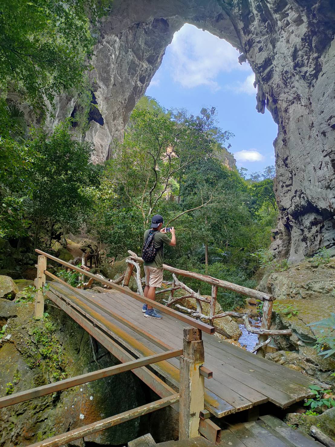 เที่ยวถ้ำธารลอด อุทยานแห่งชาติเฉลิมรัตนโกสินทร์ กาญจนบุรี