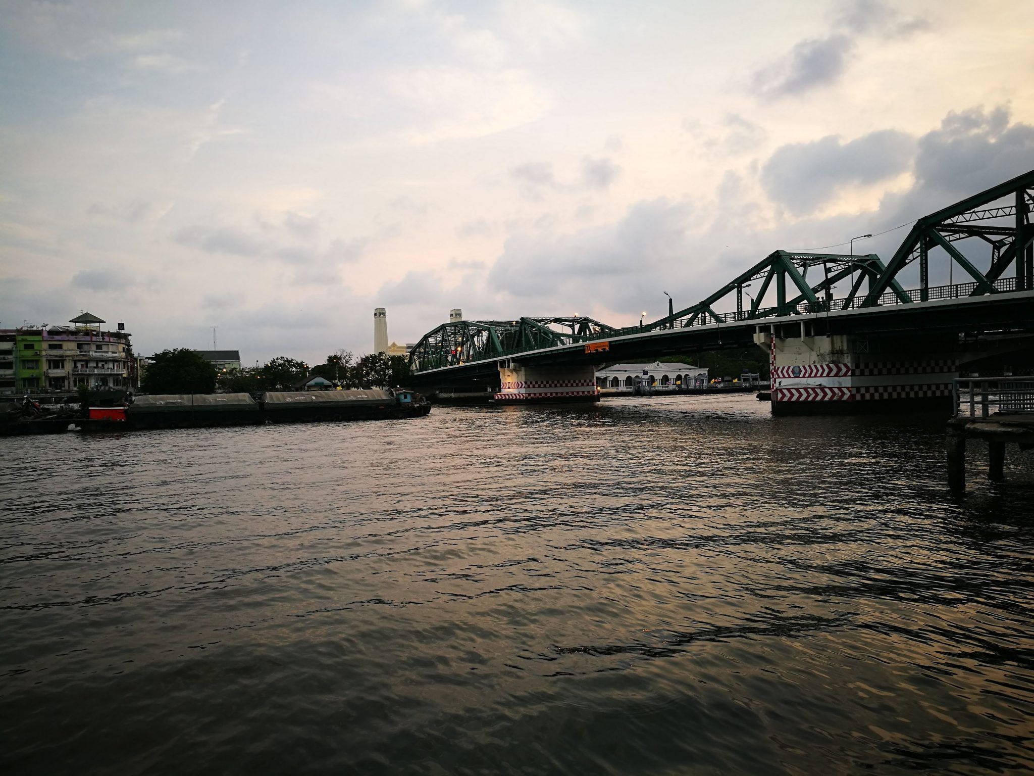 City run วิ่งชมเมือง สาทร – วงเวียนใหญ่