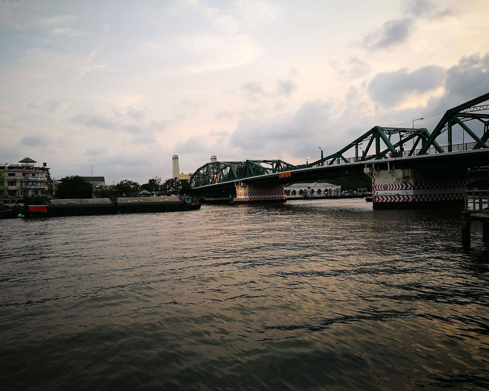 City run วิ่งชมเมือง สาทร – วงเวียนใหญ่